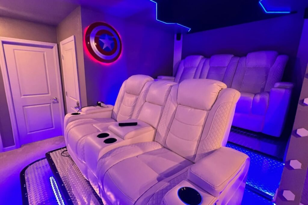 Amazing Friends — Cinema recliners