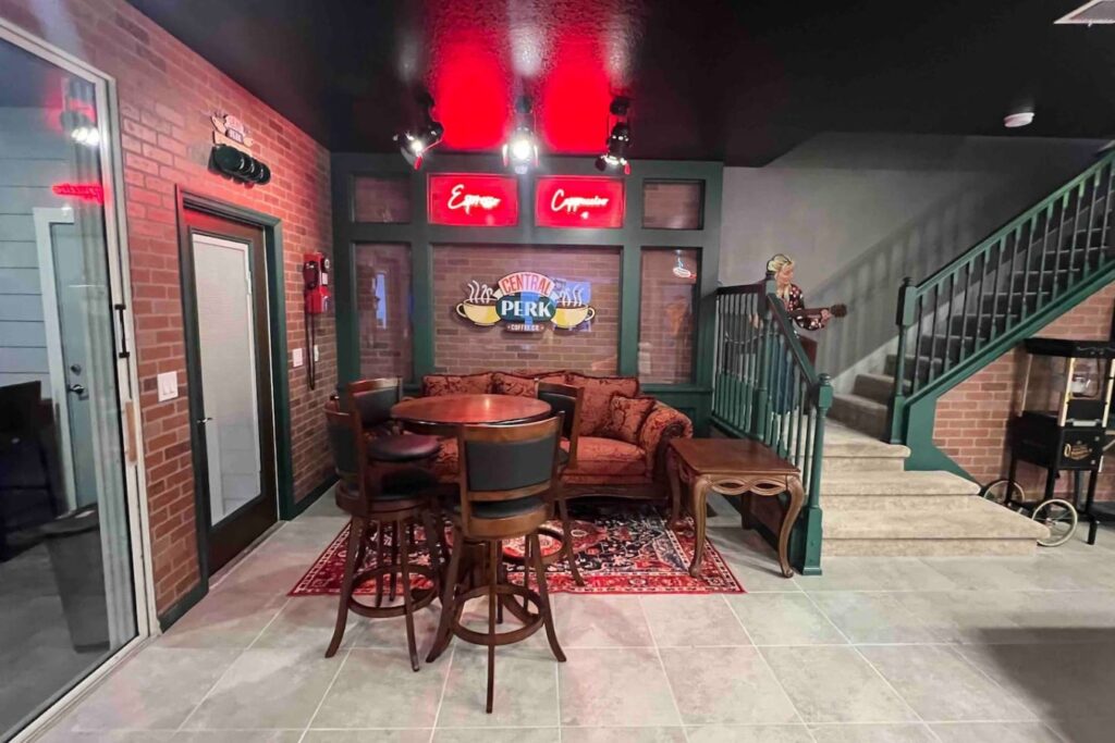 Amazing Friends — Dining corner