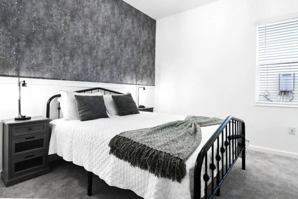Bella Vida · 12-bedroom home — Guest bedroom