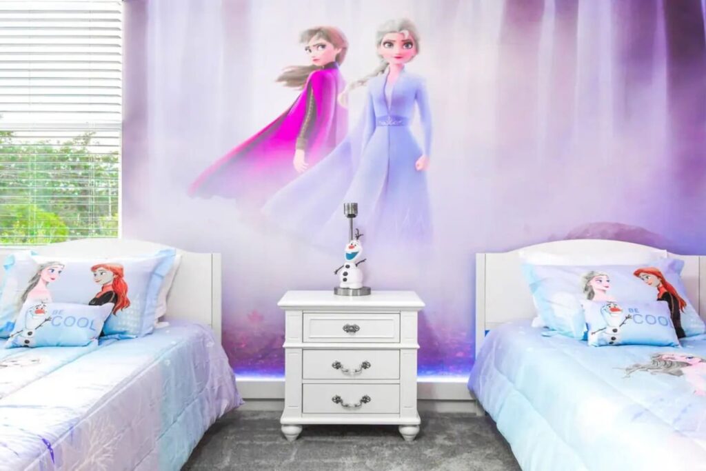 Bella Vida · 12-bedroom home — Character-themed twin bedroom