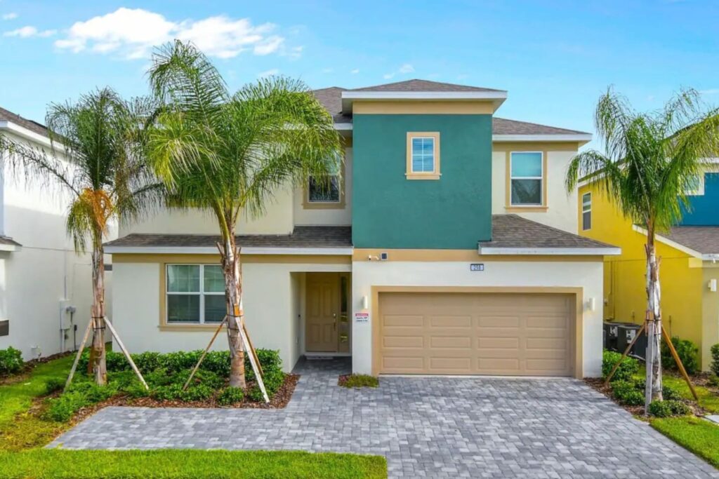 Bella Vida · 12-bedroom home — Exterior of the Bella Vida home