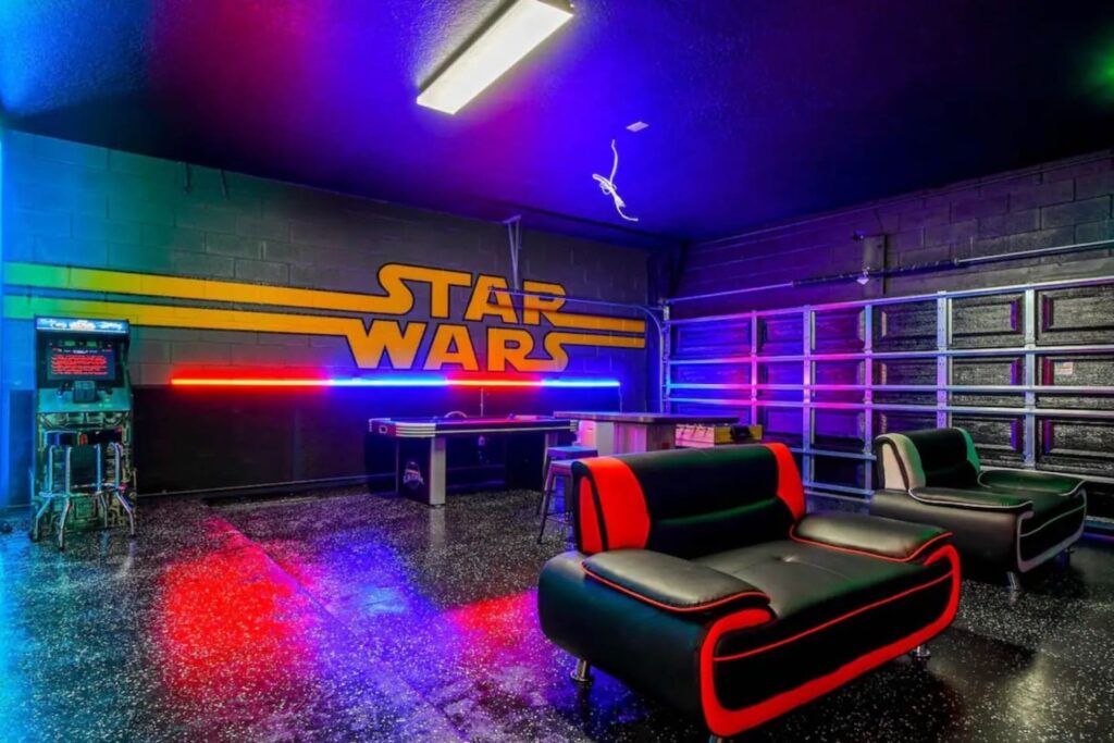 Bella Vida · 12-bedroom home — Entertainment room lounge
