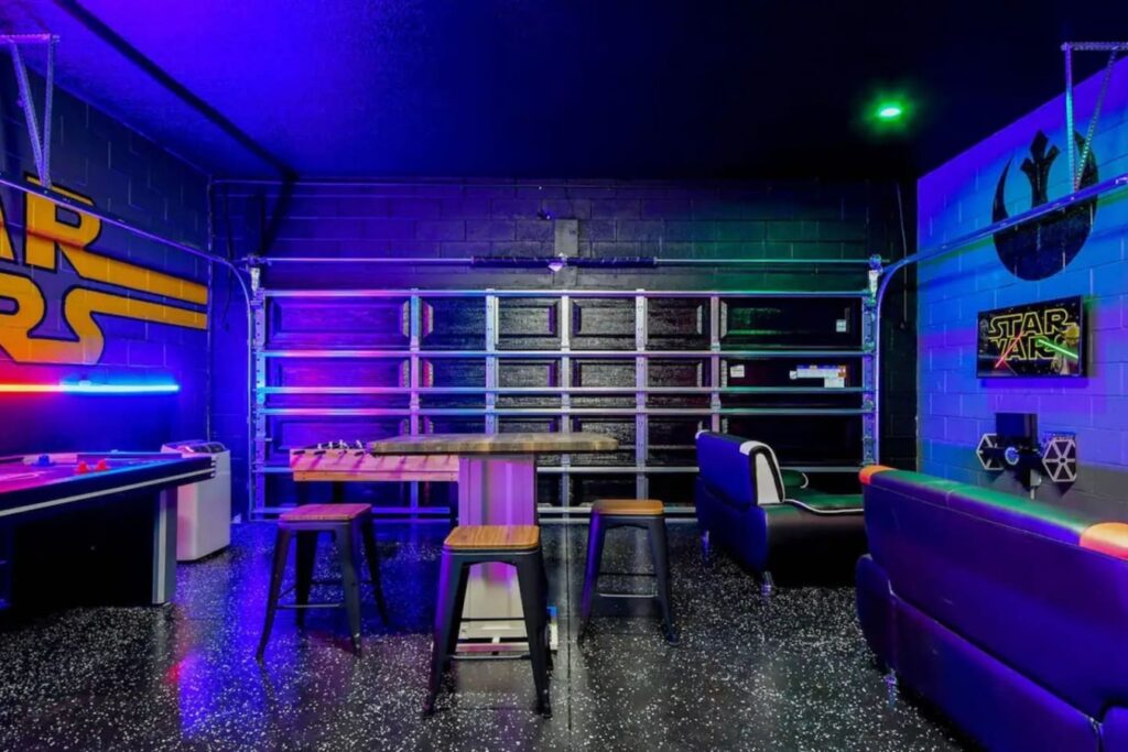 Bella Vida · 12-bedroom home — Themed games room