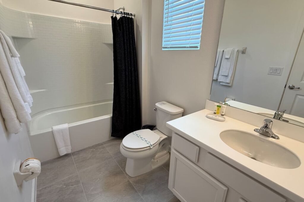 Bella Vida · 12-bedroom home — Bathroom