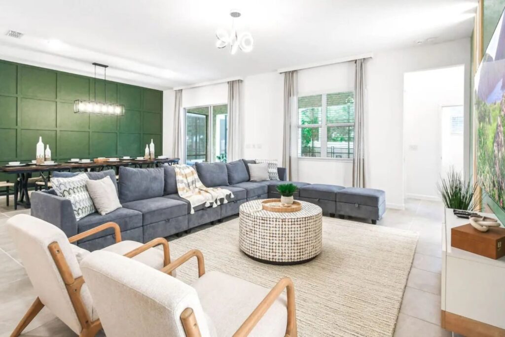 Bella Vida · 12-bedroom home — Living room seating
