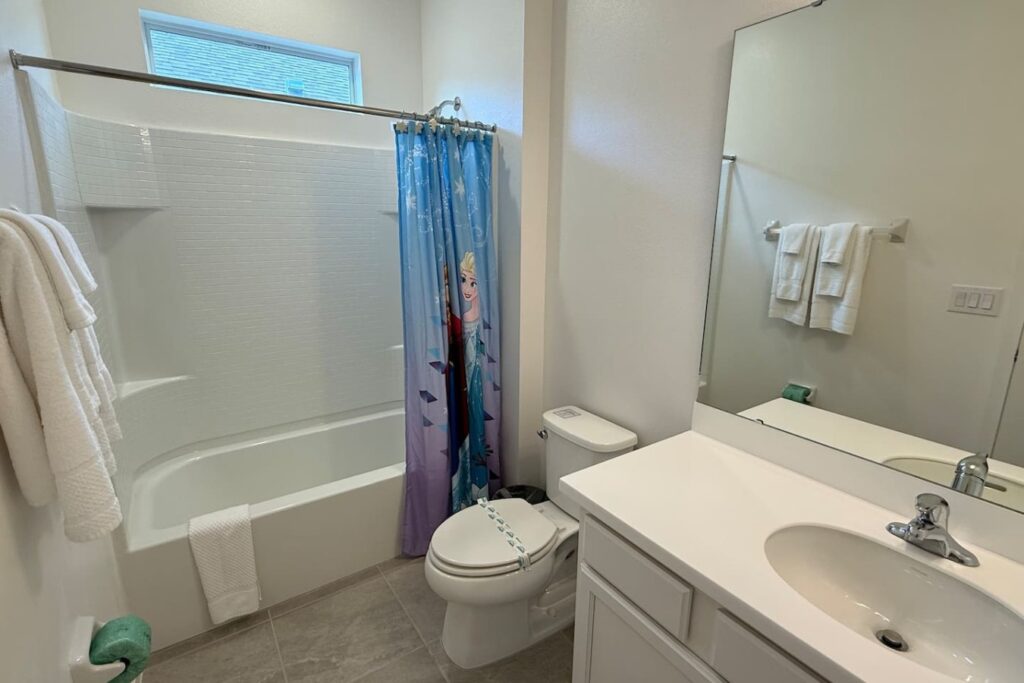 Bella Vida · 12-bedroom home — Bathroom