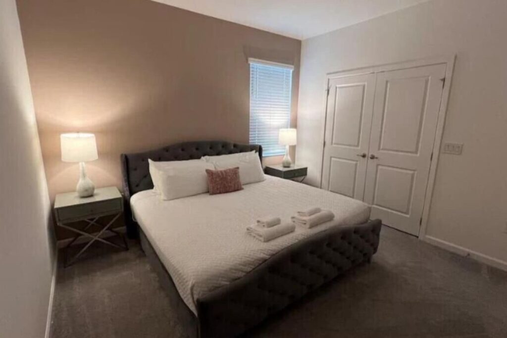 Bella Vida · 12-bedroom home — Guest bedroom
