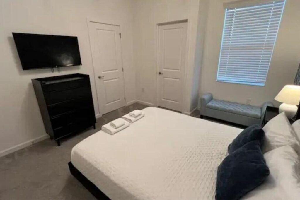 Bella Vida · 12-bedroom home — Guest bedroom